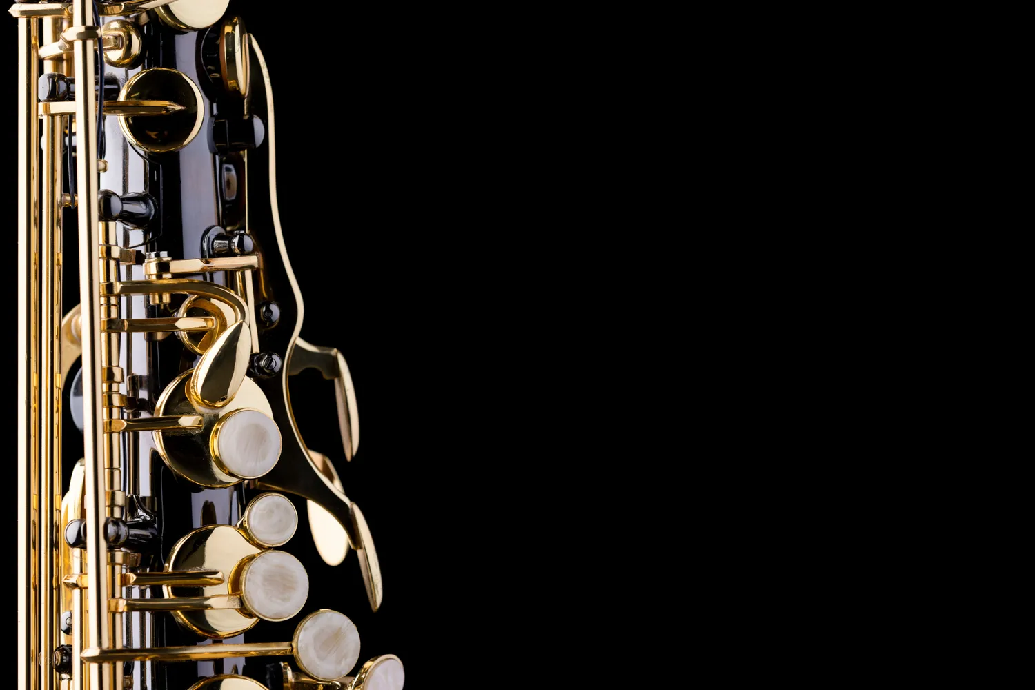 Jak transponuje saksofon altowy?